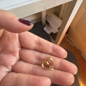 10k gold pendent with purple stone